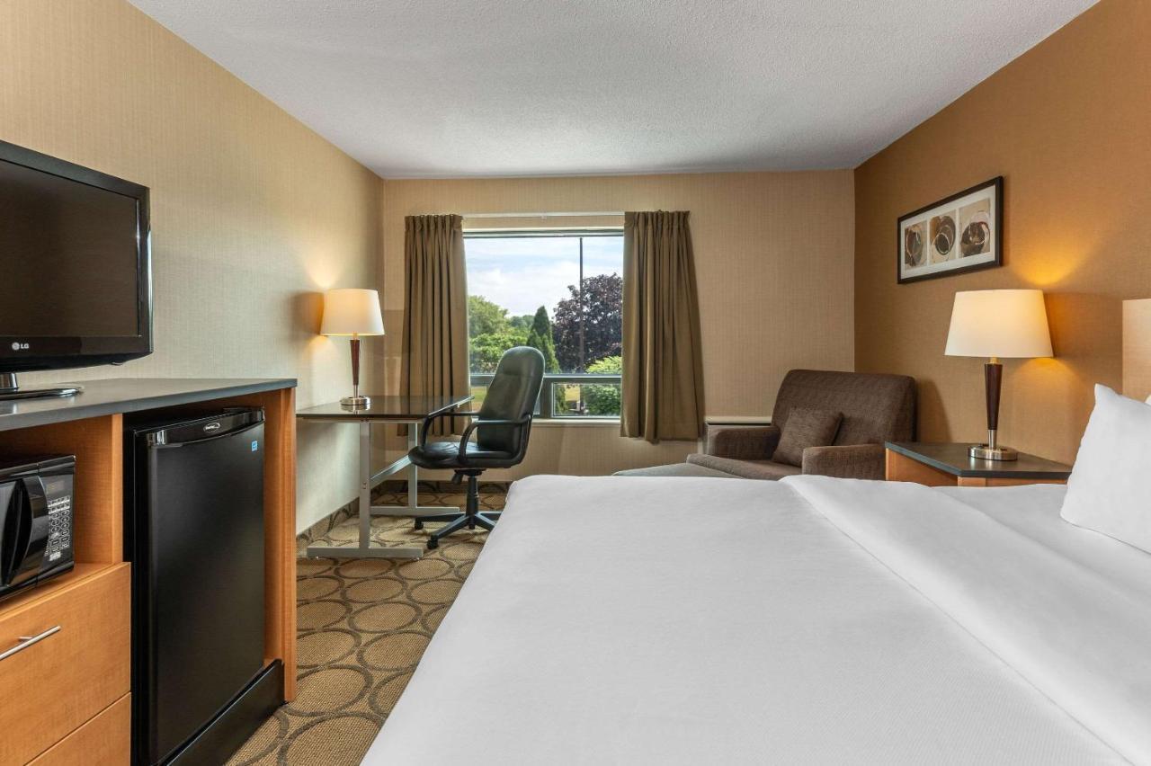 Comfort Inn Пембрук Екстер'єр фото